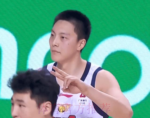 【集锦】假转身干拔三分,胡明轩26分4篮板4助攻 | 四川76-104广东 【集锦】假转身干拔三分,胡明轩26分4篮板4助攻 | 四川76-104广东