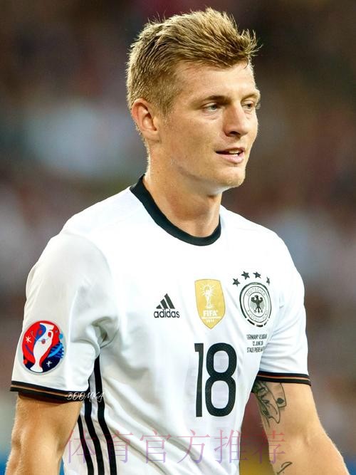 皇马官方:克罗斯耻骨疼痛 伤情有待进一步观察 皇马官方:克罗斯耻骨疼痛 伤情有待进一步观察